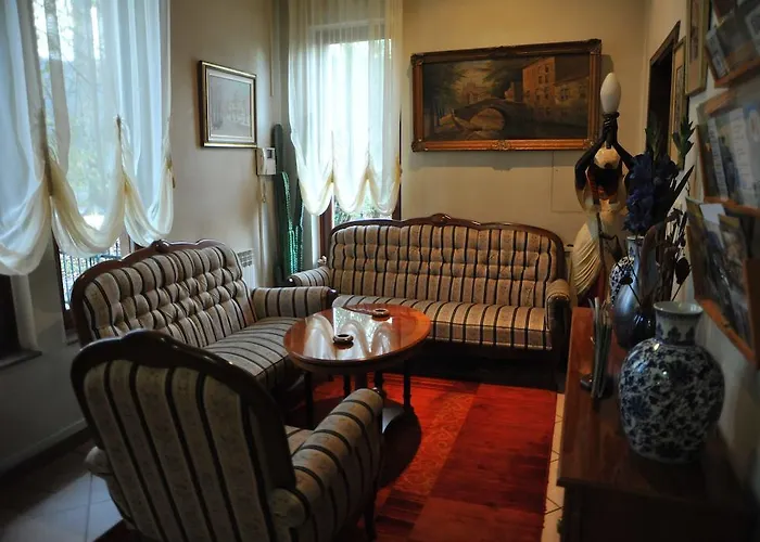 מלון Aleja Aa 4*