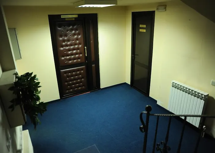 מלון Aleja Aa 4*